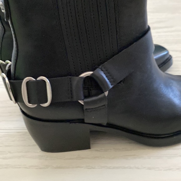 Sam Edelman Bellamie Bootie - Picture 7 of 8